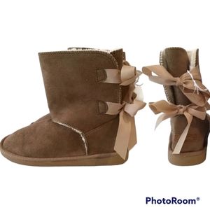 US Sports Brown Boots with 2 Back Ribbon Bows 4